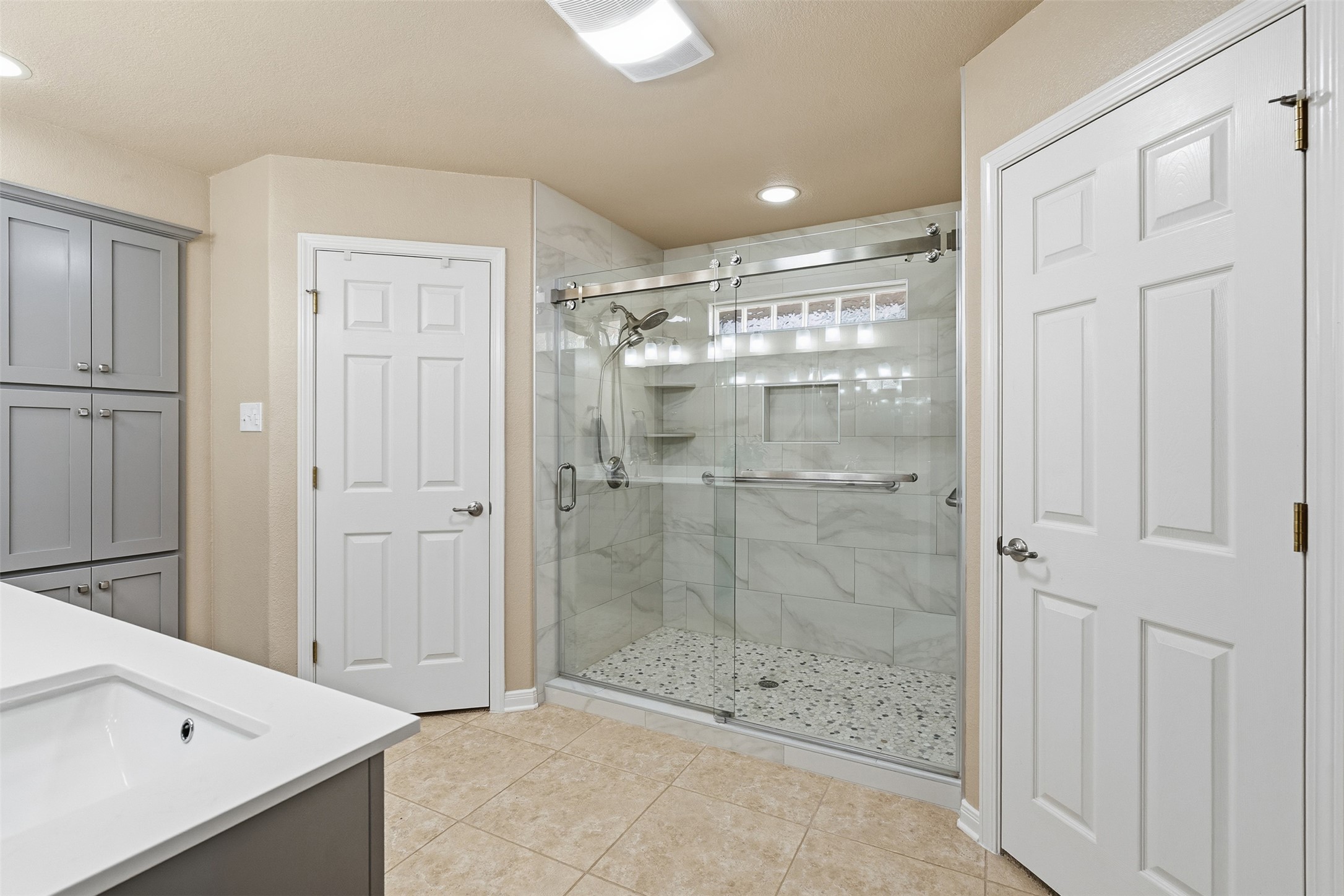 420 Rundberg Drive Jarrell, TX 76537 - Photo 14 of 27 Primary Bathroom