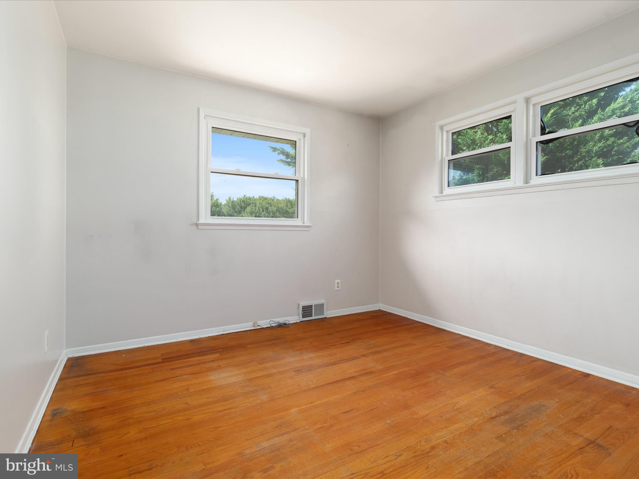 7517 Inzer Street Springfield, VA 22151 - Photo 22 of 33 BEDROOM 2