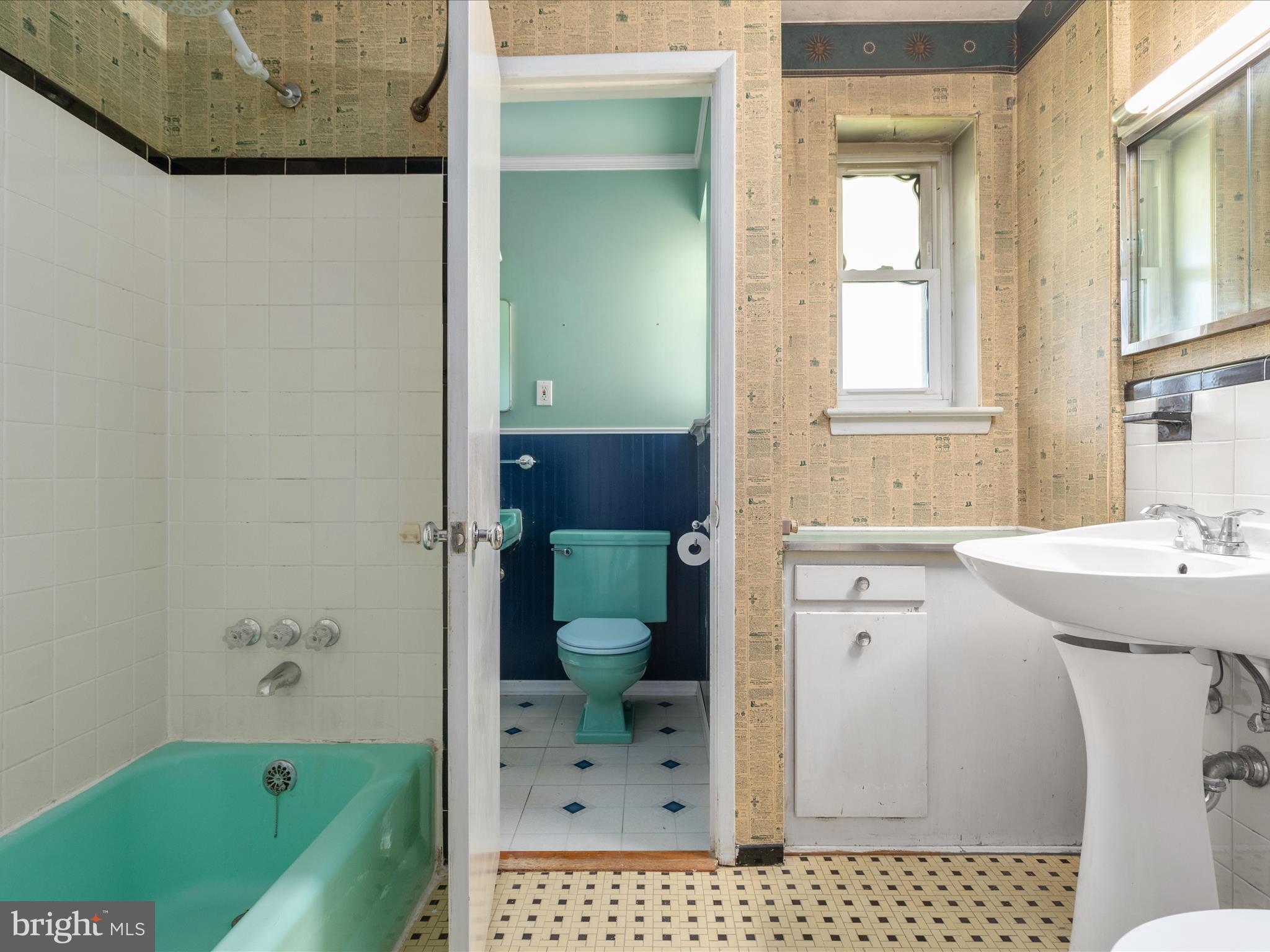 7517 Inzer Street Springfield, VA 22151 - Photo 24 of 33 FULL BATH