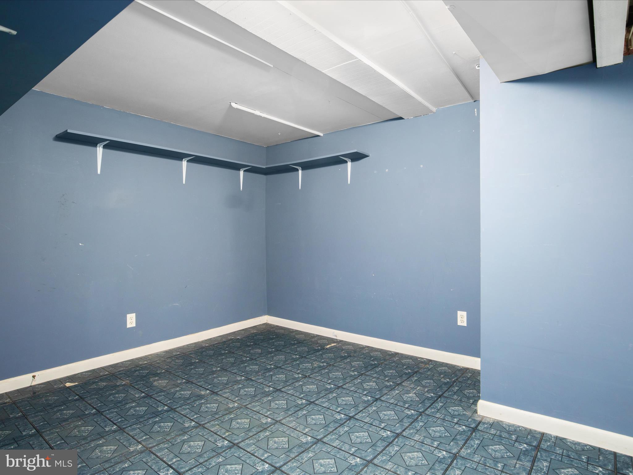 7517 Inzer Street Springfield, VA 22151 - Photo 29 of 33 LOWER LEVEL FLEX SPACE