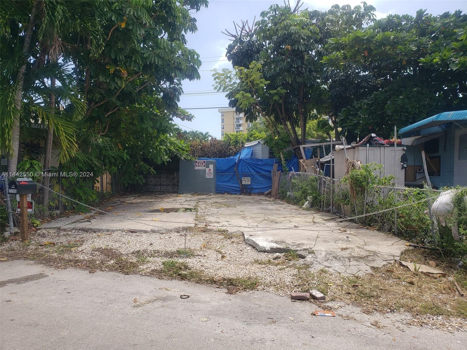 2290- Northeast 135th Ln  