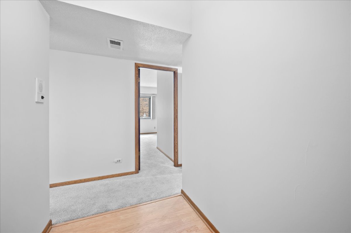 1502 Woodbridge Road, Unit 1D Joliet, IL 60436 - Photo 8 of 31 Gallery Image 8