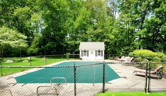 $1,688,700 | 14 High Meadow Circle, East Longmeadow, MA 01028