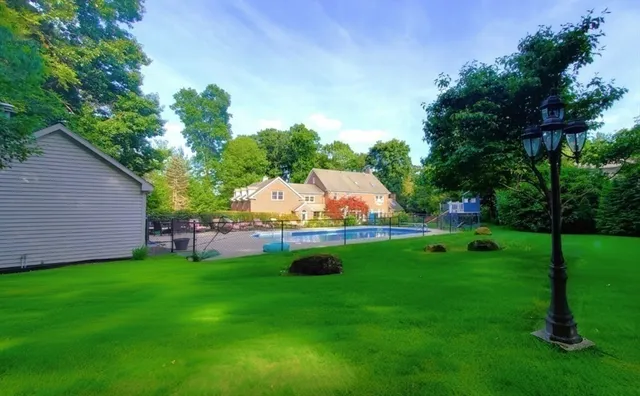 $1,688,700 | 14 High Meadow Circle, East Longmeadow, MA 01028