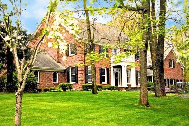 $1,688,700 | 14 High Meadow Circle, East Longmeadow, MA 01028