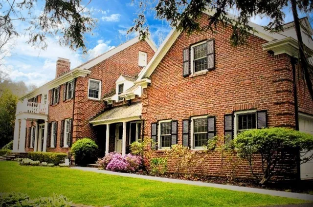 $1,688,700 | 14 High Meadow Circle, East Longmeadow, MA 01028