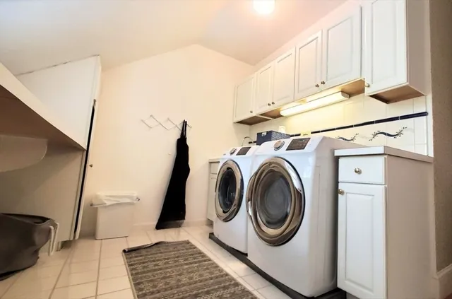 $1,688,700 | 14 High Meadow Circle, East Longmeadow, MA 01028