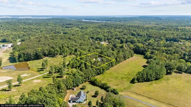 $379,000 | 268 Tara Lane, Camden, TN 38320