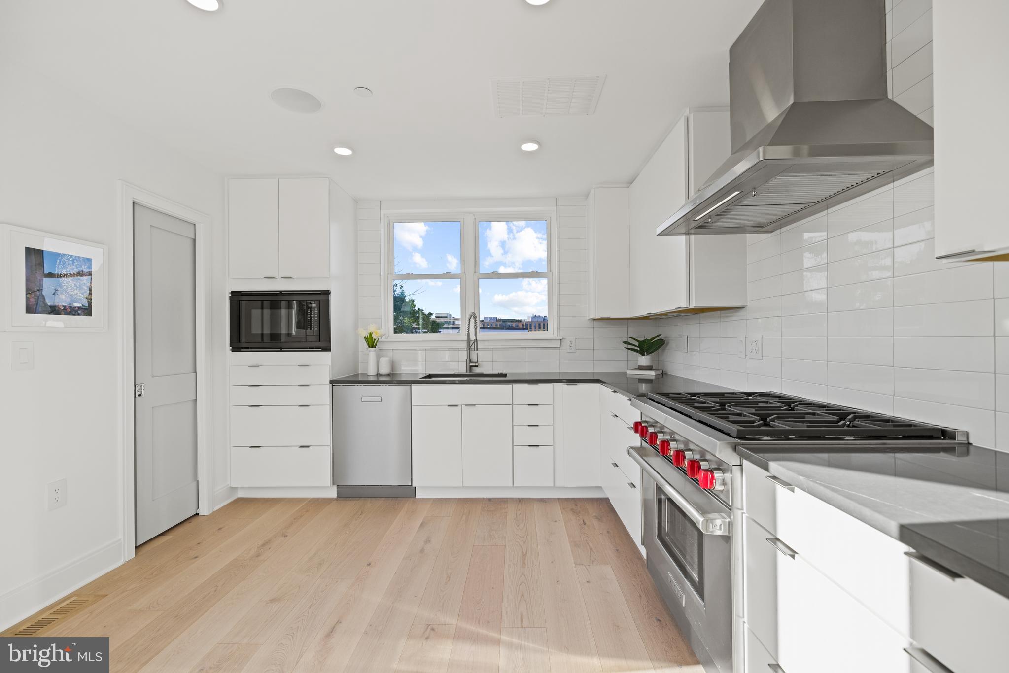 642 L Street Northeast, Unit 2 Washington, DC 20002 - Photo 11 of 54