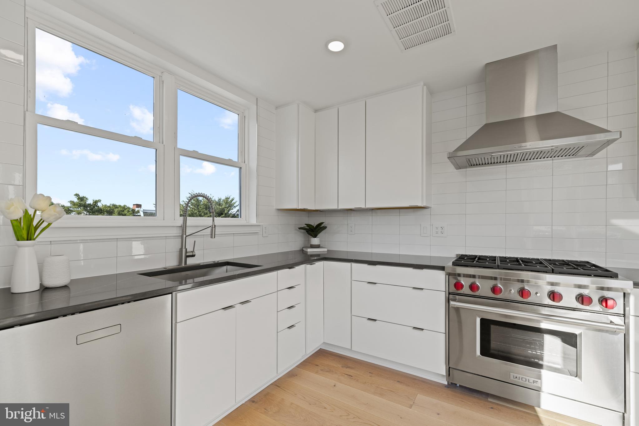 642 L Street Northeast, Unit 2 Washington, DC 20002 - Photo 16 of 54