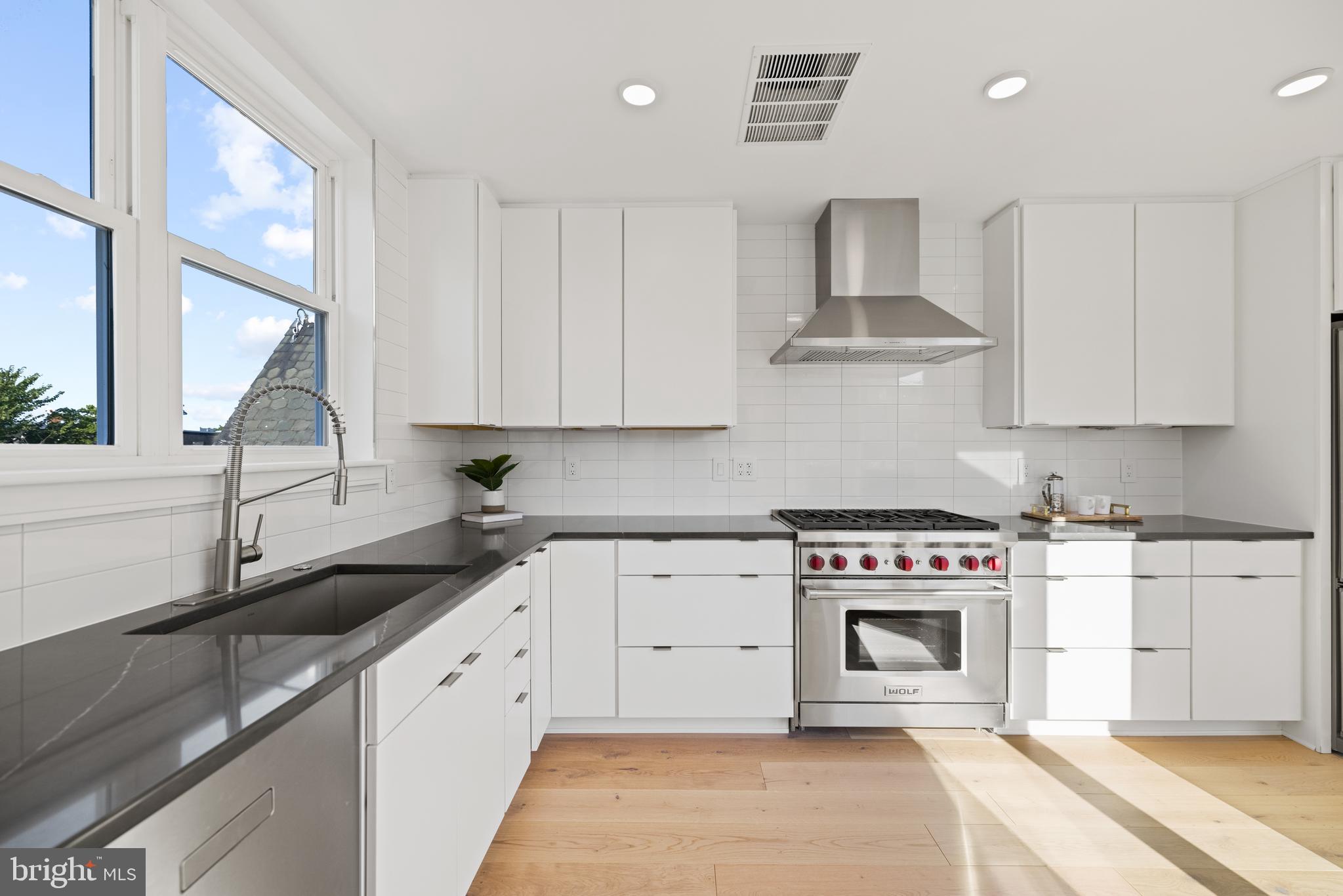 642 L Street Northeast, Unit 2 Washington, DC 20002 - Photo 17 of 54