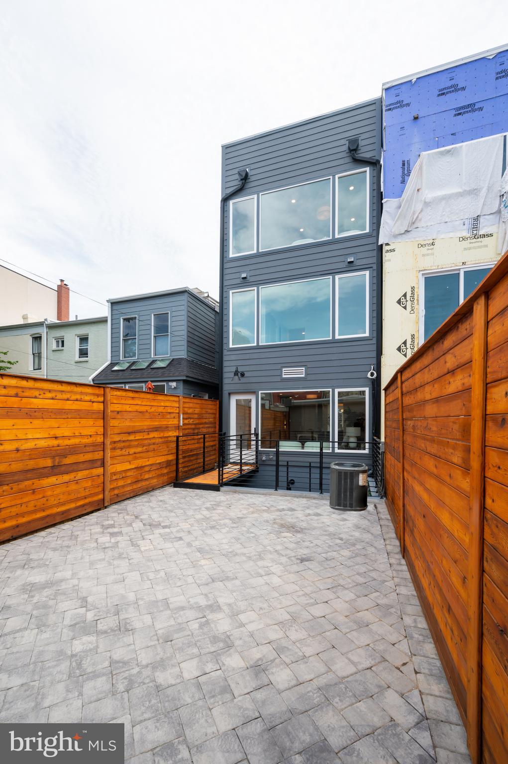 642 L Street Northeast, Unit 2 Washington, DC 20002 - Photo 46 of 54