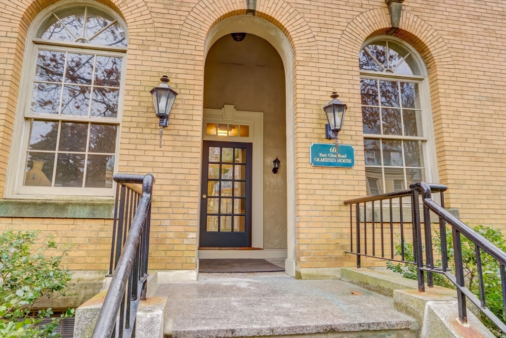 60 Glen Road, Unit T12 Brookline, MA 02445 - Photo 18 of 28 Gallery Image 18