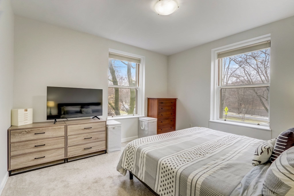 60 Glen Road, Unit T12 Brookline, MA 02445 - Photo 8 of 28 Gallery Image 8