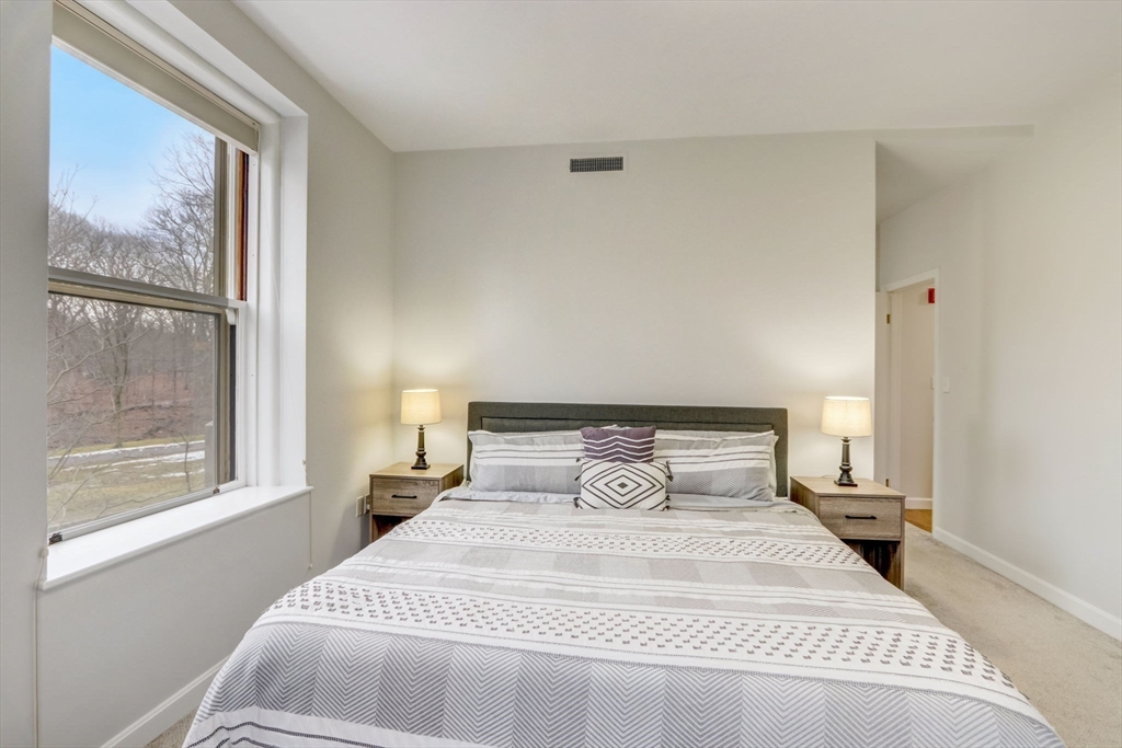 60 Glen Road, Unit T12 Brookline, MA 02445 - Photo 10 of 28 Gallery Image 10