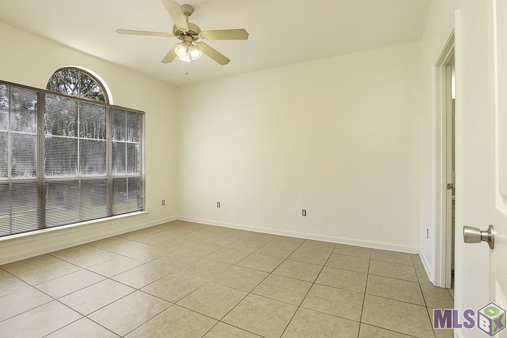 212 Springhaven Drive Baton Rouge, LA 70810 - Photo 2 of 18