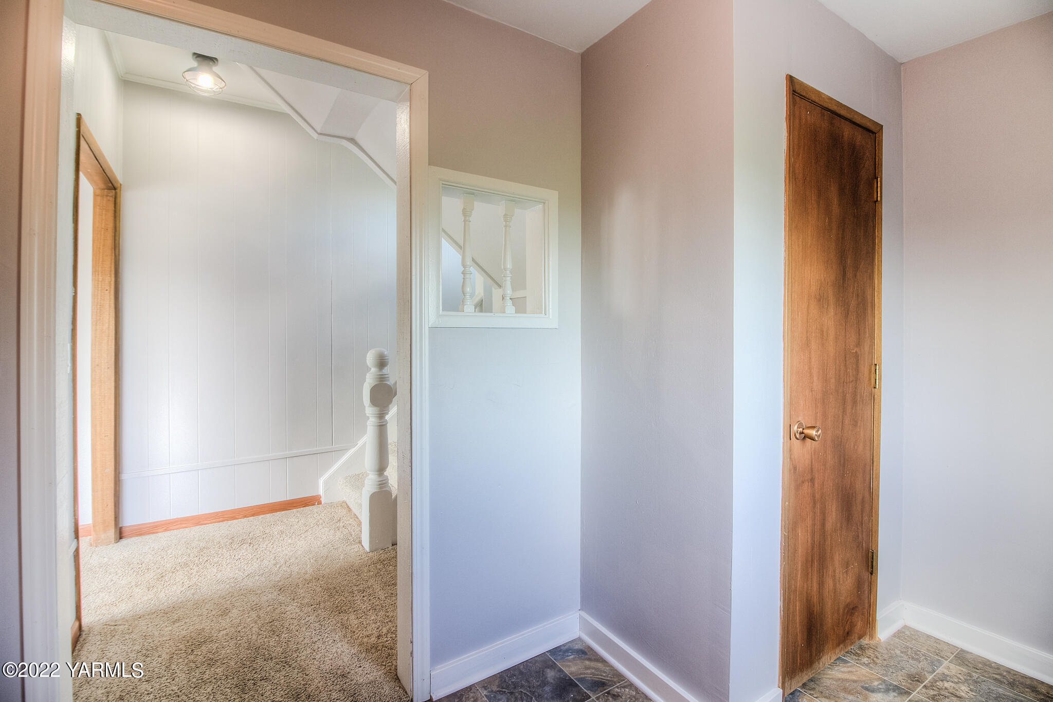 1212 Dazet Road Yakima, WA 98908 - Photo 3 of 37 a view of a bathroom from a hallway