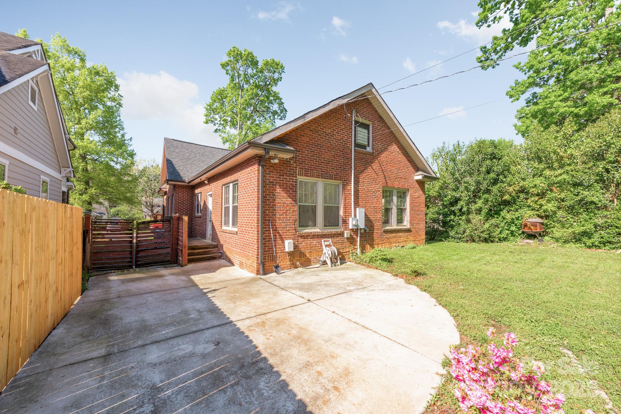 2221 Commonwealth Avenue Charlotte, NC 28205 - Photo 25 of 30 Gallery Image 25