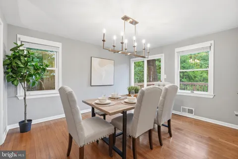$775,000 | 7002 Lee Park Court, Falls Church, VA 22042