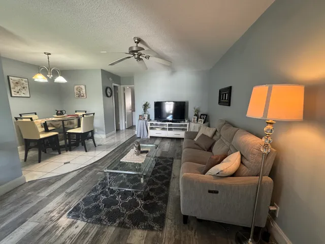 $140,000 | 2100 Northeast 38th Street, Unit 221, Lighthouse Point, FL 33064