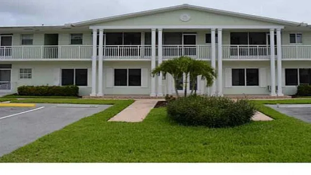 $140,000 | 2100 Northeast 38th Street, Unit 221, Lighthouse Point, FL 33064
