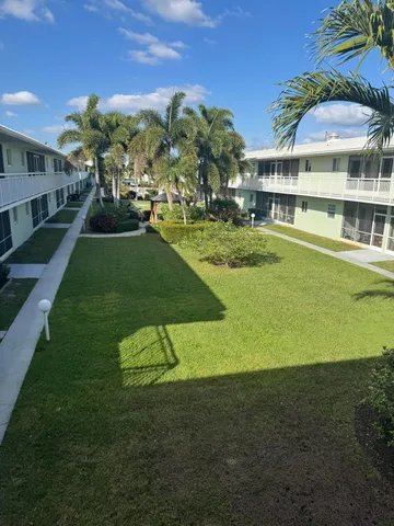 $140,000 | 2100 Northeast 38th Street, Unit 221, Lighthouse Point, FL 33064