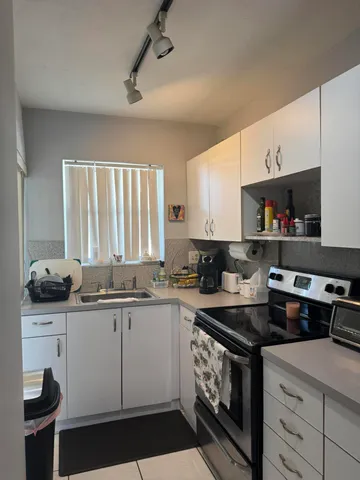 $140,000 | 2100 Northeast 38th Street, Unit 221, Lighthouse Point, FL 33064