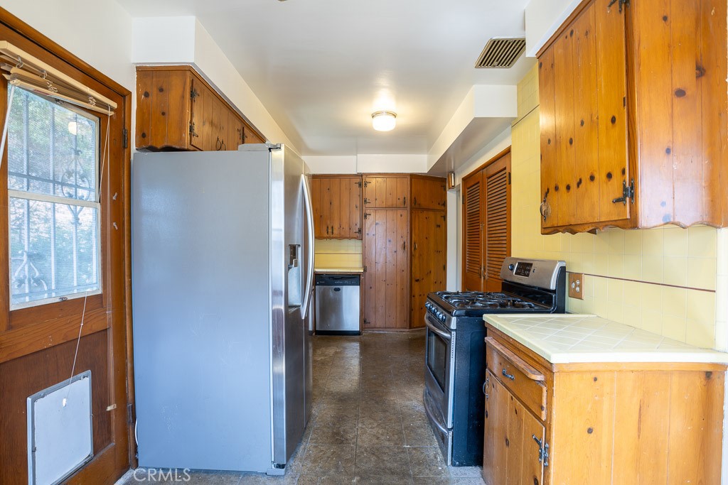 3735 Arbolada Road Los Angeles, CA 90027 - Photo 36 of 61 3737