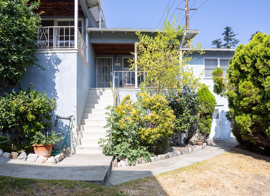 3735 Arbolada Road Los Angeles, CA 90027 - Photo 4 of 61