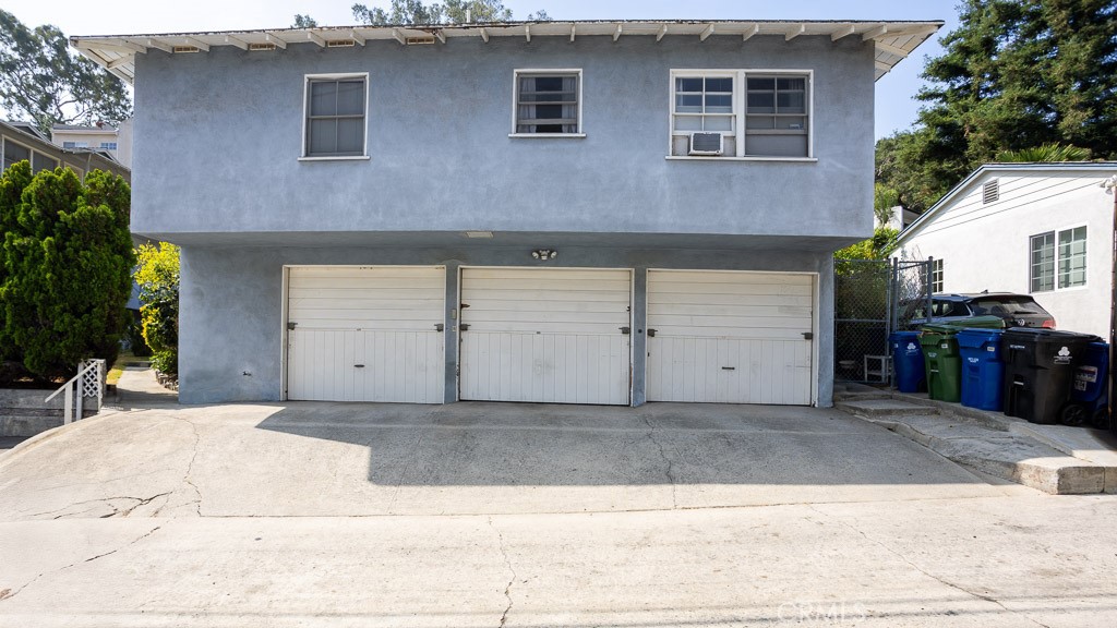 3735 Arbolada Road Los Angeles, CA 90027 - Photo 54 of 61 a view of a house with a outdoor space