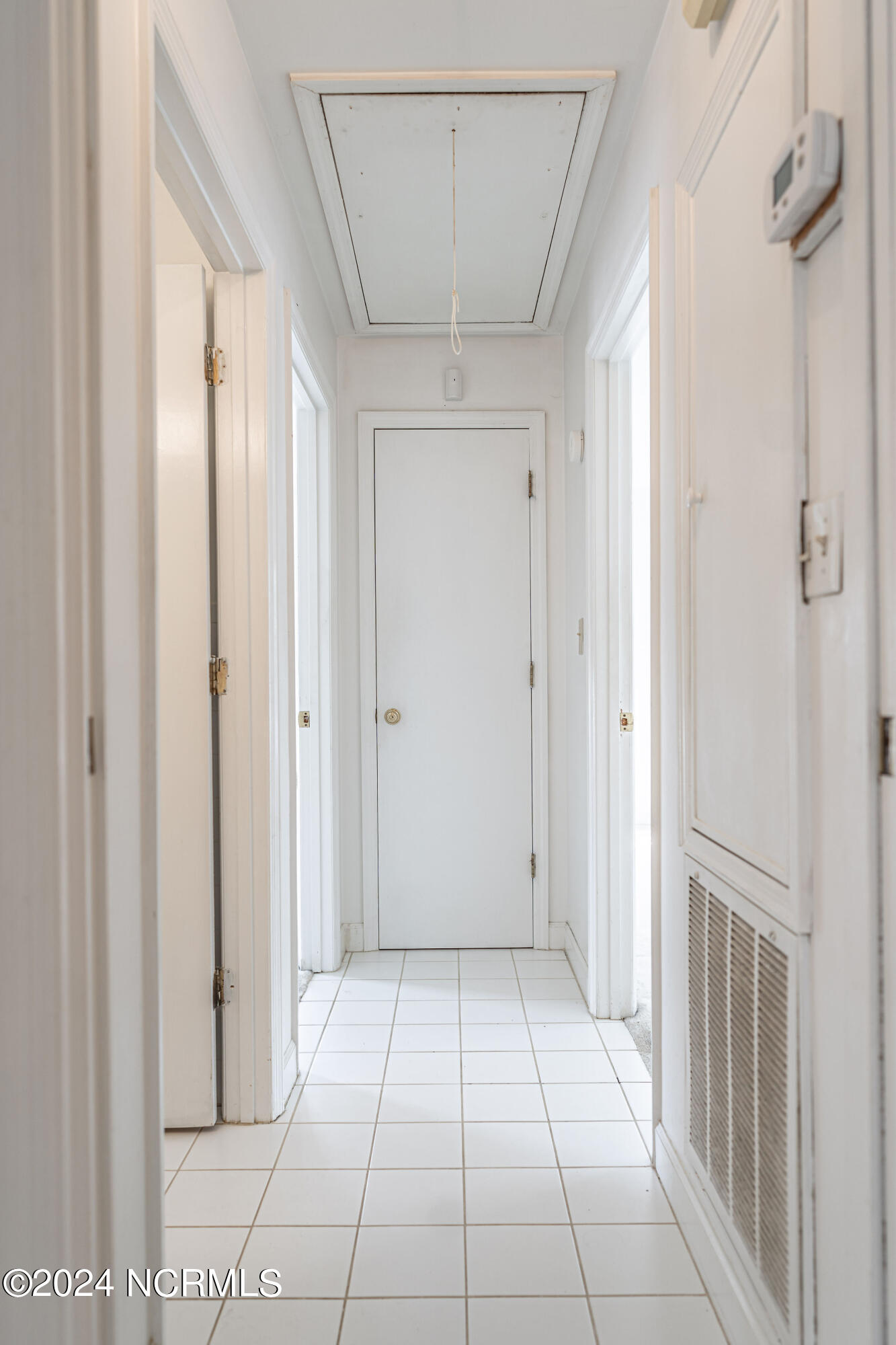 412 Pinecrest Court Road Aberdeen, NC 28315 - Photo 29 of 64 412 Pinecrest Court - Primary Hallway