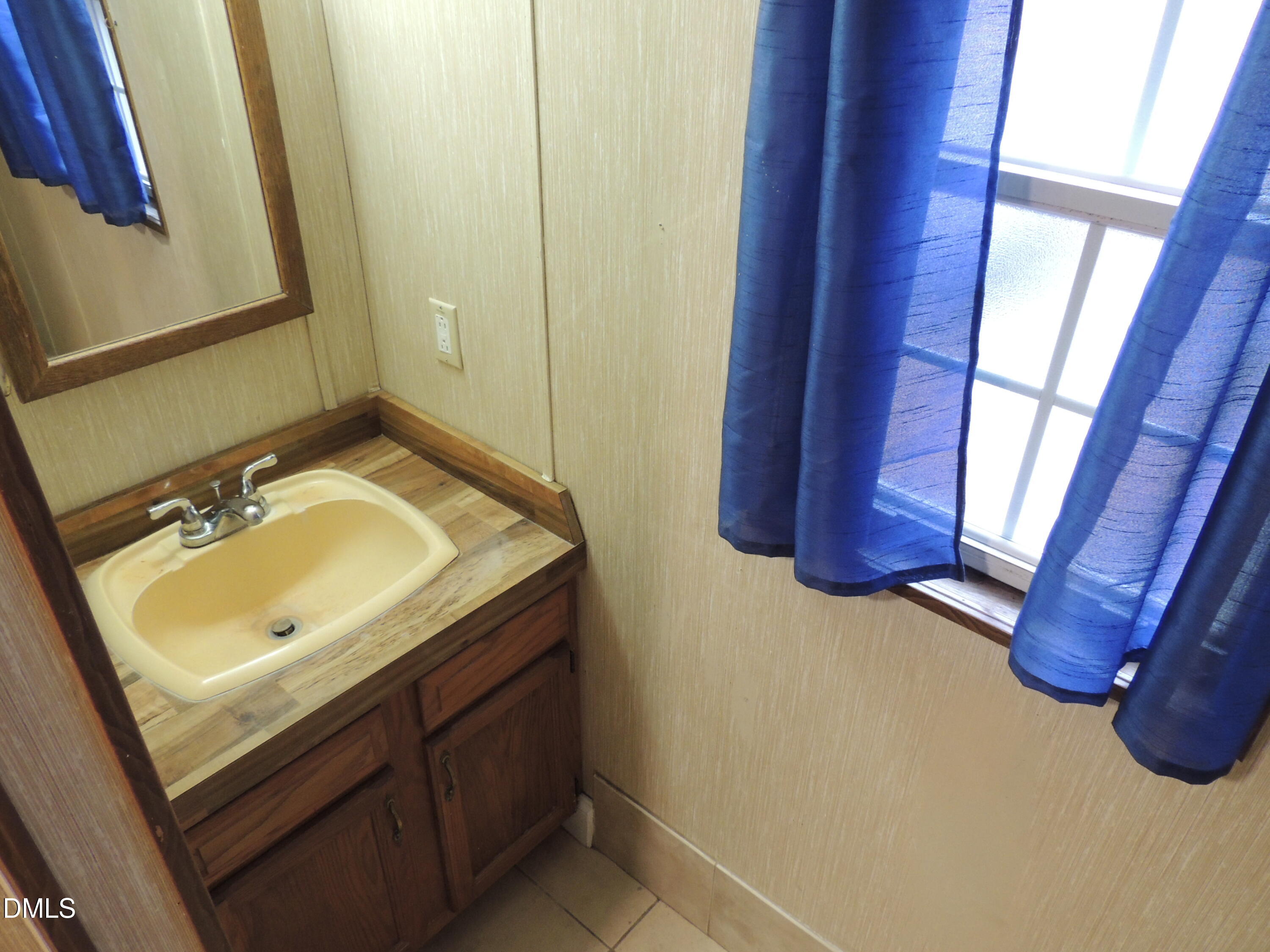 632 Wimberly Road Apex, NC 27523 - Photo 15 of 23 15-2nd bath 2