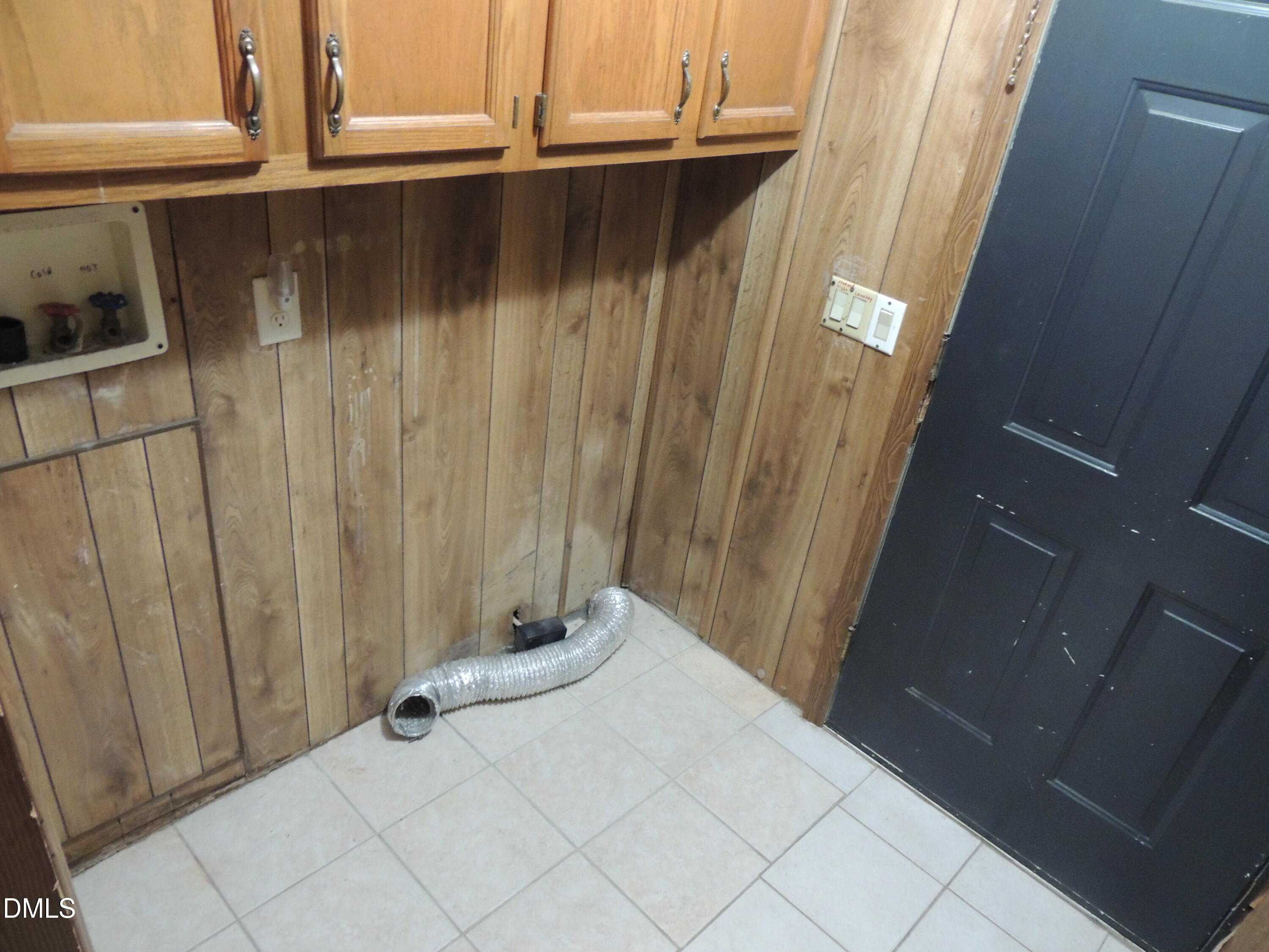 632 Wimberly Road Apex, NC 27523 - Photo 17 of 23 17-Laundry 1