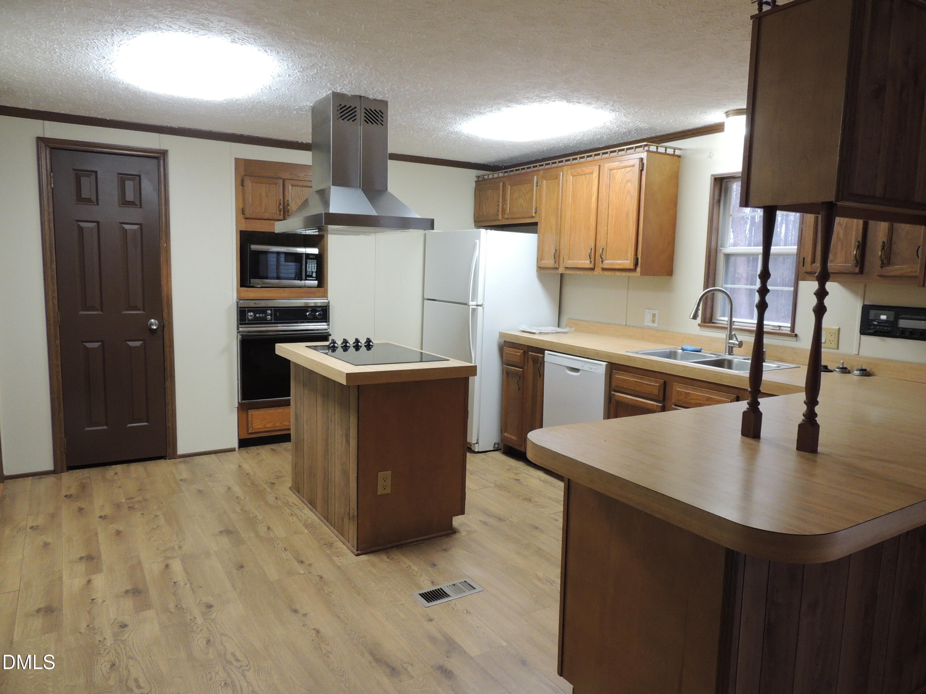 632 Wimberly Road Apex, NC 27523 - Photo 2 of 23 2-Kitchen