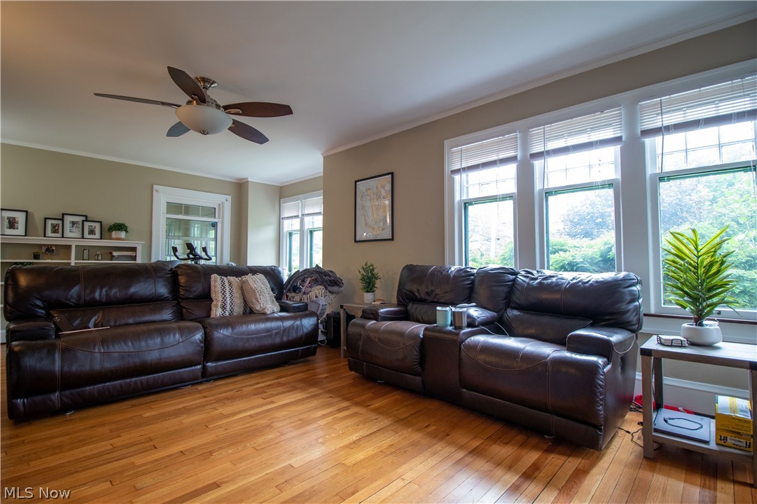 3054 Yorkshire Road Cleveland, OH 44118 - Photo 10 of 35 Gallery Image 10
