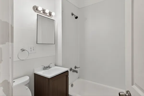$285,000 | 824 East 89th Place, Chicago, IL 60619