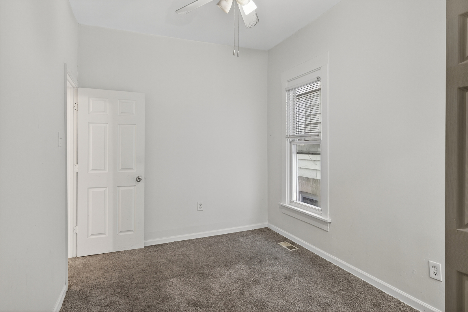 824 East 89th Place Chicago, IL 60619 - Photo 20 of 60