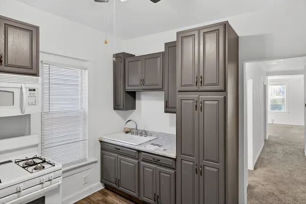 $285,000 | 824 East 89th Place, Chicago, IL 60619