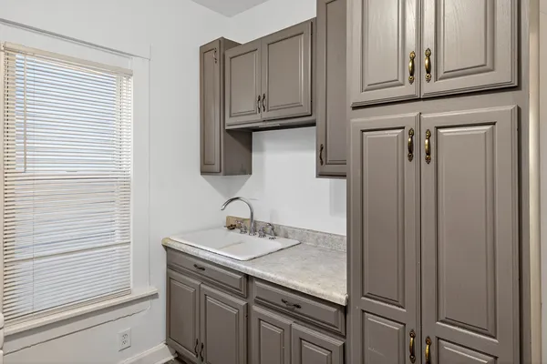 $285,000 | 824 East 89th Place, Chicago, IL 60619