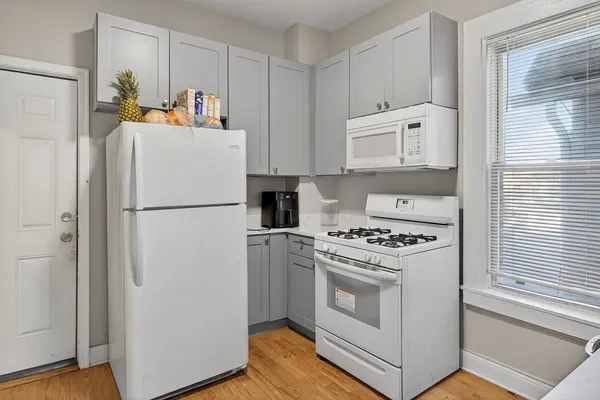$285,000 | 824 East 89th Place, Chicago, IL 60619