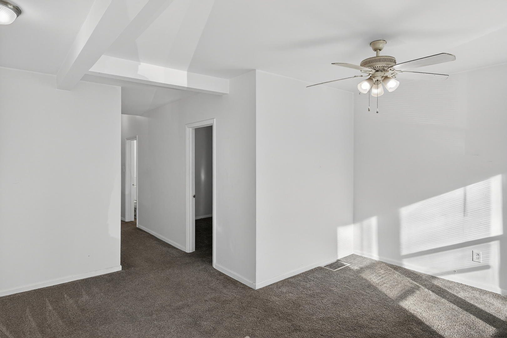 824 East 89th Place Chicago, IL 60619 - Photo 6 of 60