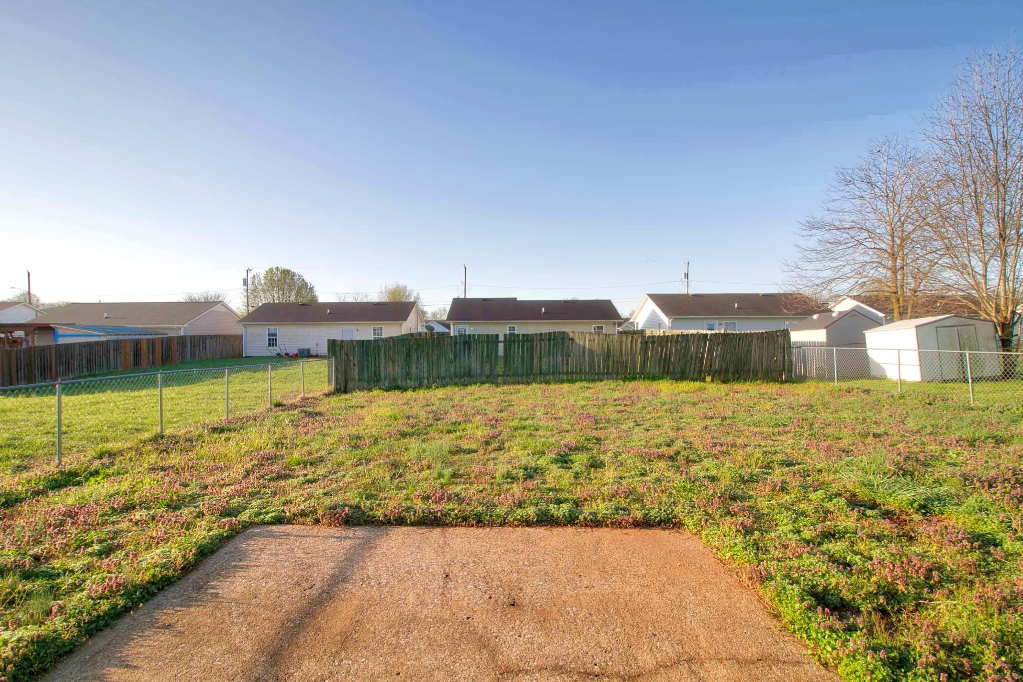 947 State Line Road Oak Grove, KY 42262 - Photo 20 of 25 a view of a garden