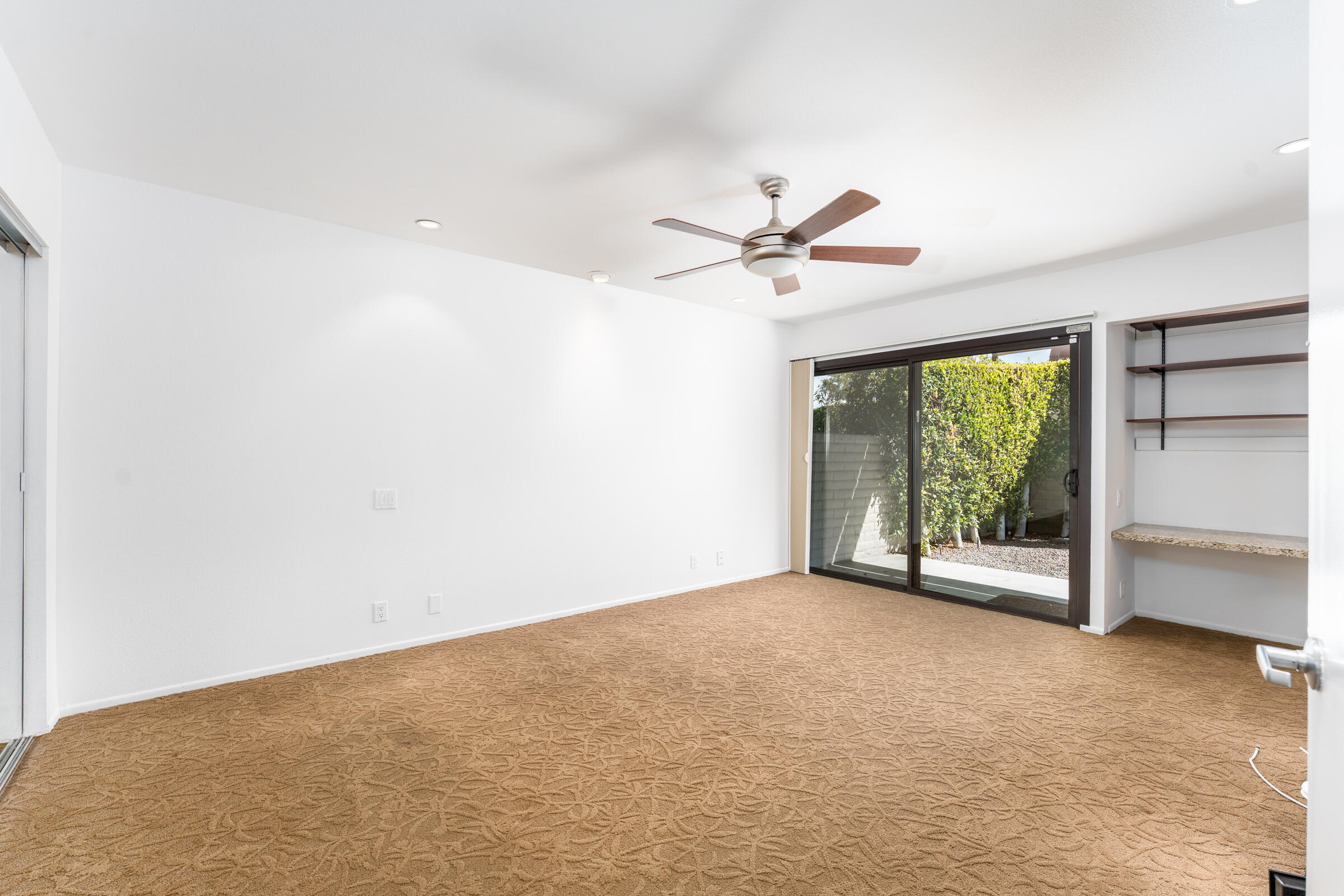 1111 East Ramon Road, Unit 29 Palm Springs, CA 92264 - Photo 13 of 39 Primary Bedroom