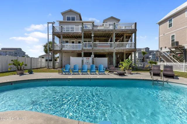 $1,200,000 | 204 Gysgt D W Boatman Drive, North Topsail Beach, NC 28460