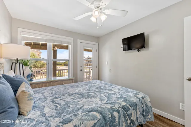 $1,200,000 | 204 Gysgt D W Boatman Drive, North Topsail Beach, NC 28460