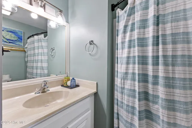 $1,200,000 | 204 Gysgt D W Boatman Drive, North Topsail Beach, NC 28460