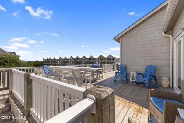 $1,200,000 | 204 Gysgt D W Boatman Drive, North Topsail Beach, NC 28460