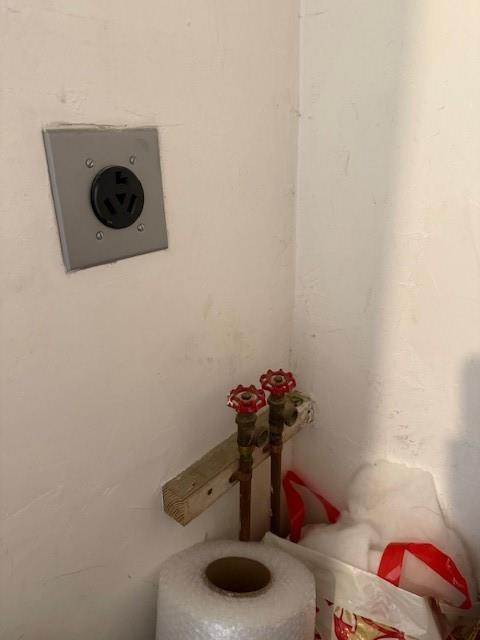 6750 Northeast 21st Road, Unit 123 Fort Lauderdale, FL 33308 - Photo 48 of 60 Washer/Dryer Hookup In Hall Closet