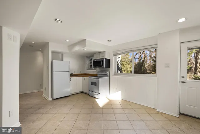 $4,994 | 6313 Tone Drive, Bethesda, MD 20817