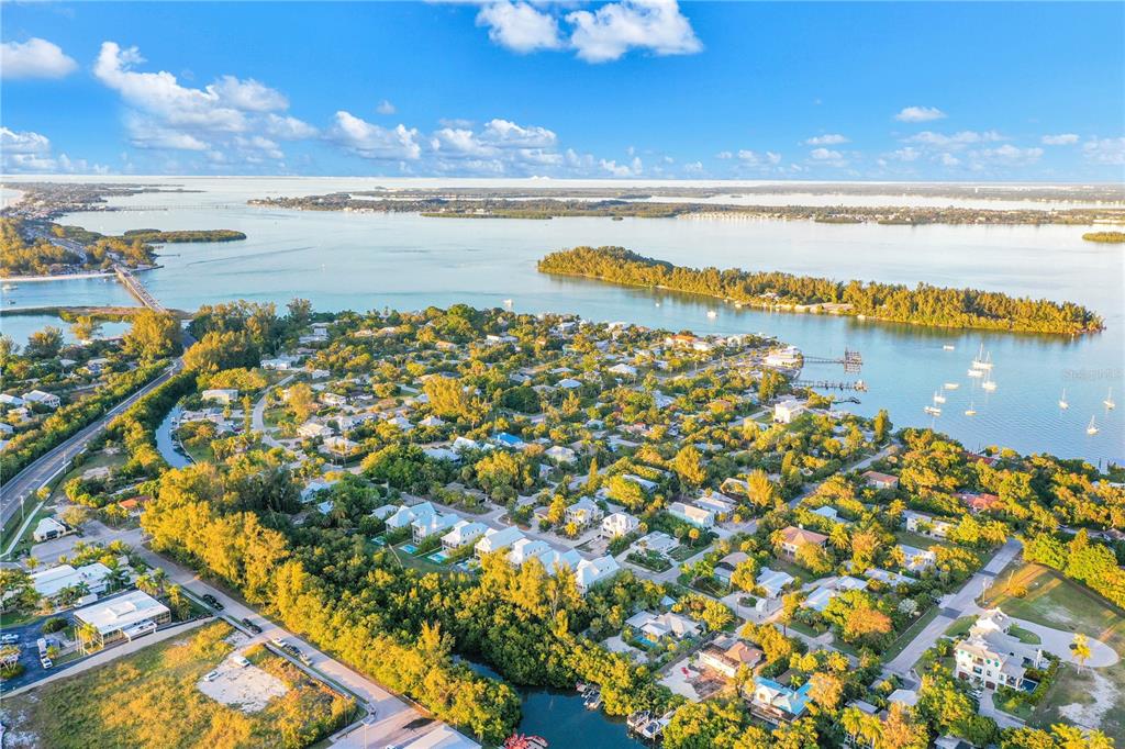 6925 Longboat Drive South Longboat Key, FL 34228 - Photo 32 of 39